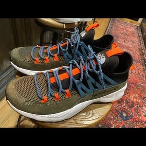 Men’s North Face sneakers